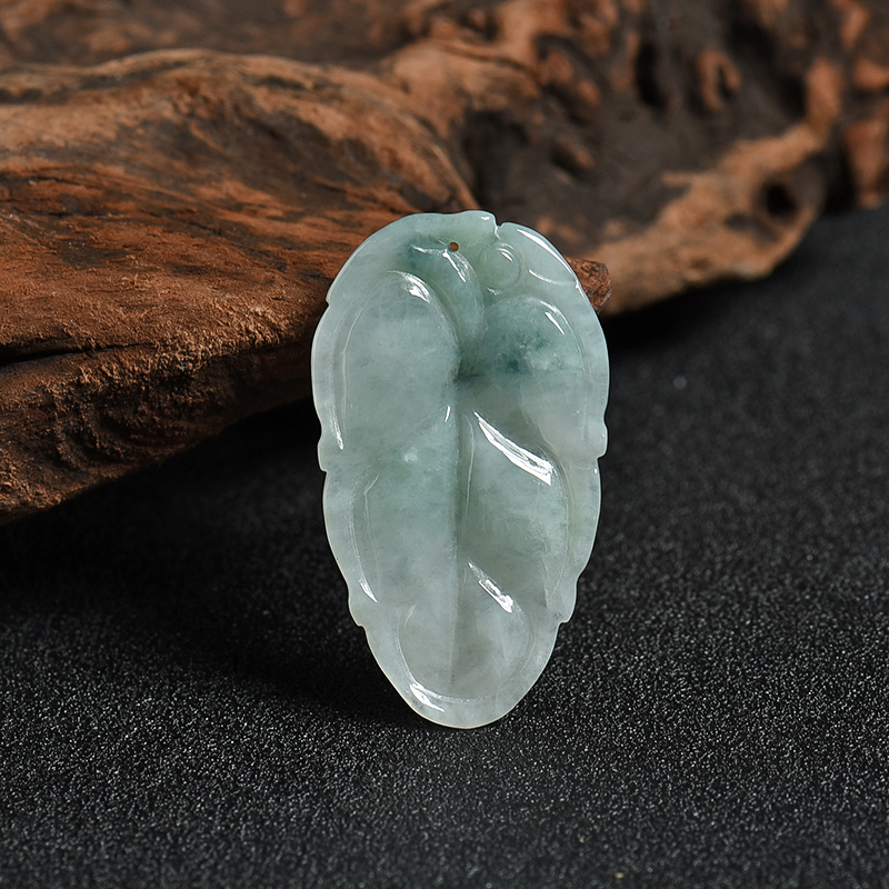 翡翠吊坠-红掌柜