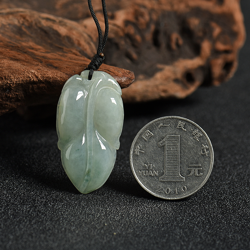 飘花翡翠吊坠-红掌柜