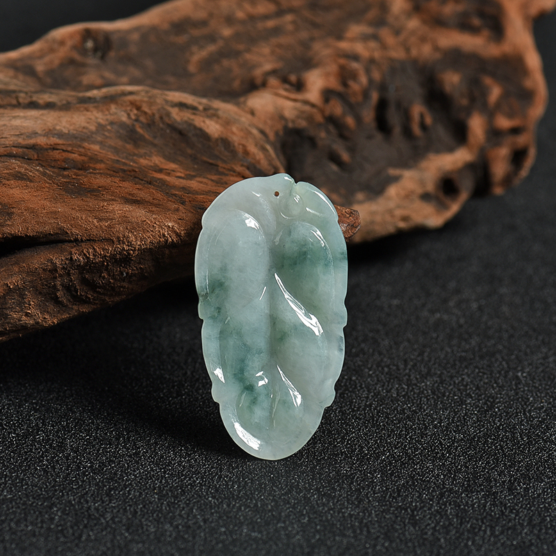 天然豆种翡翠金枝玉叶吊坠-红掌柜