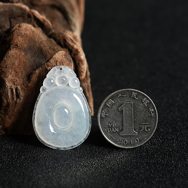 冰种浅绿翡翠吊坠-红掌柜
