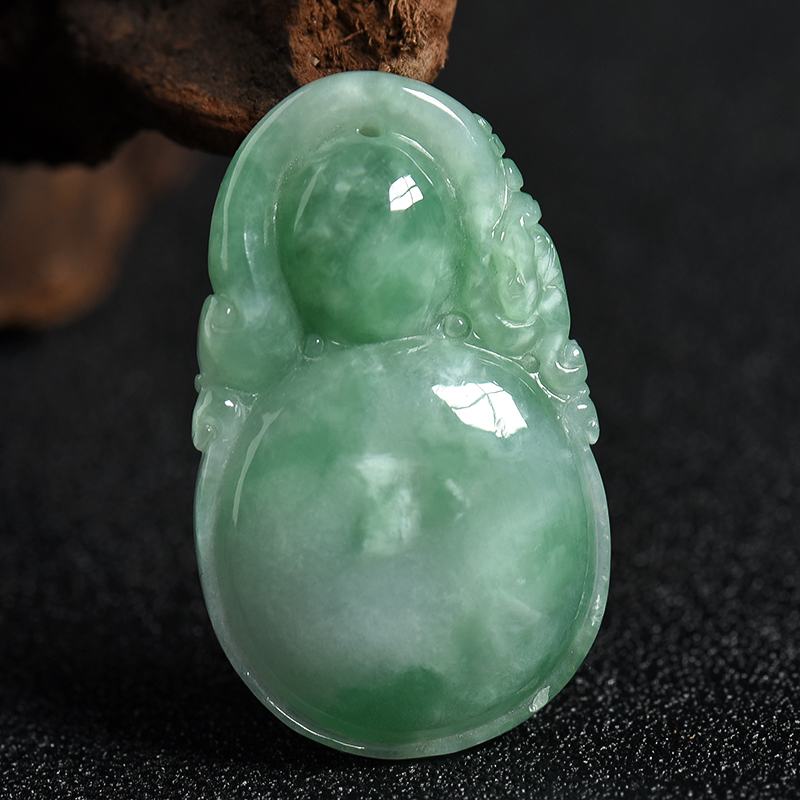 豆种飘翠翡翠吊坠-红掌柜