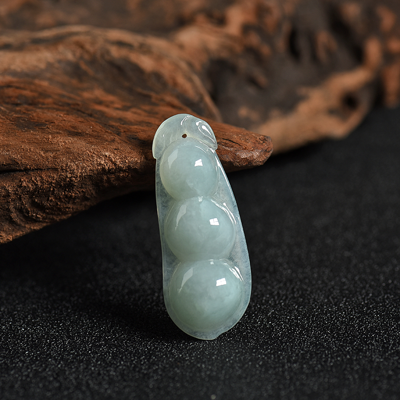 缅甸天然糯种浅绿翡翠吊坠-红掌柜