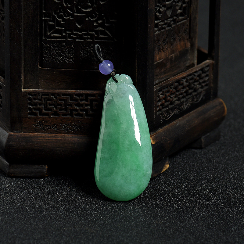 豆种浅绿翡翠福瓜吊坠-红掌柜