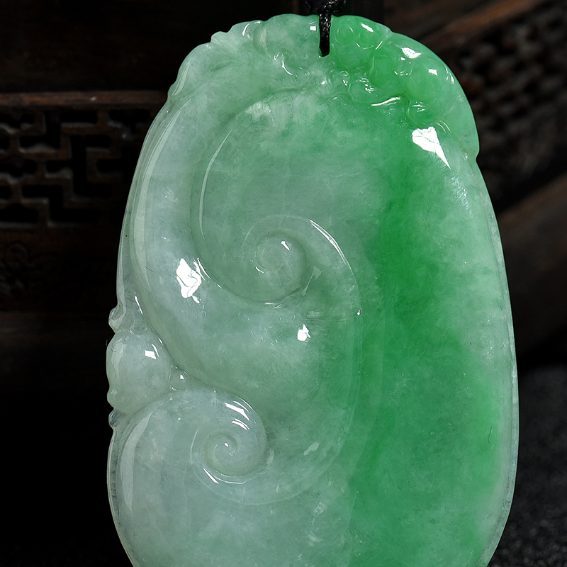 糯种飘翠翡翠吊坠-红掌柜