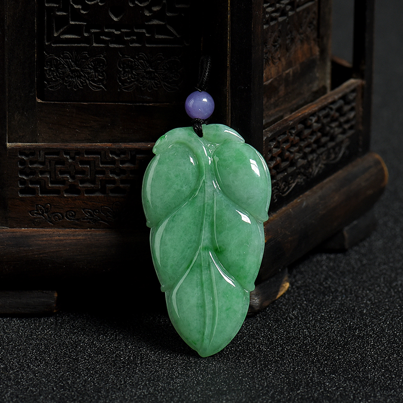 豆种浅绿翡翠金枝玉叶吊坠-红掌柜