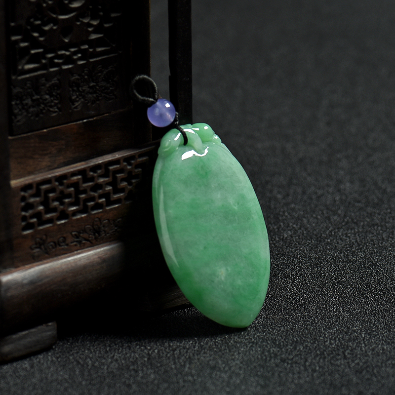 豆种翡翠寿桃吊坠-红掌柜