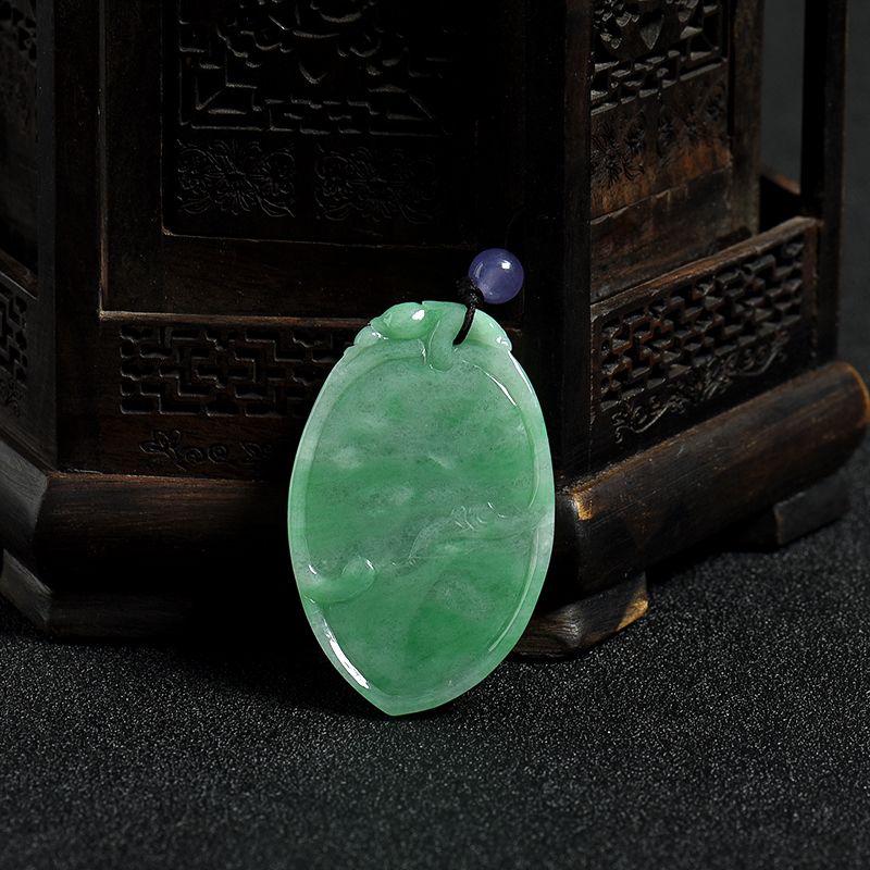 翡翠寿桃吊坠-红掌柜