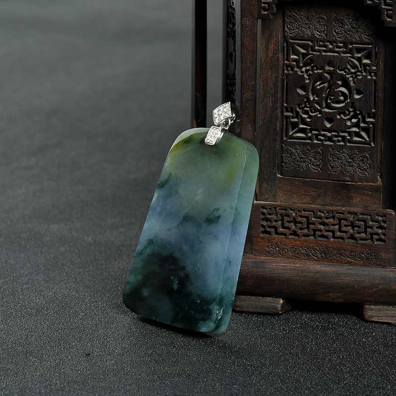 糯冰种翡翠意境图吊坠-红掌柜