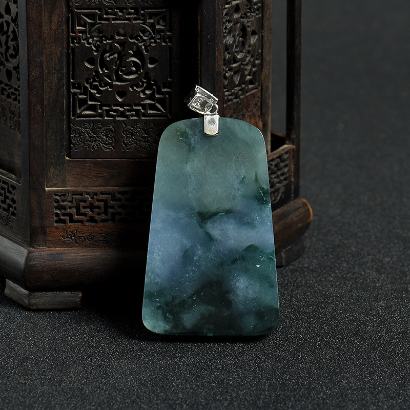 翡翠意境图吊坠-红掌柜