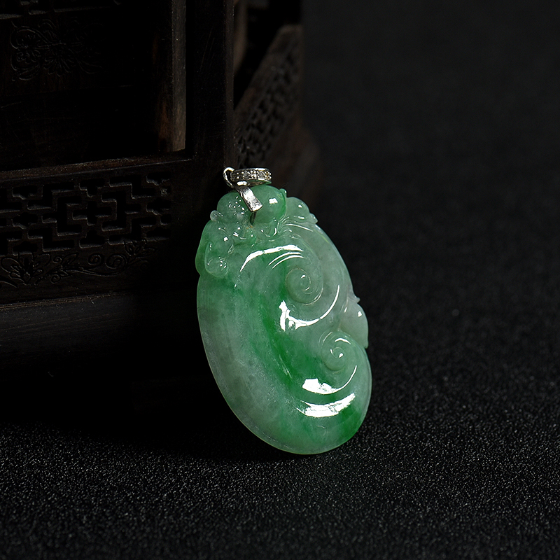 飘翠翡翠如意吊坠-红掌柜