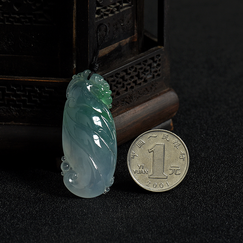 天然冰种俏色翡翠龙腾四海吊坠-红掌柜