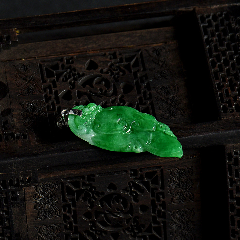 缅甸天然糯种翡翠仿古龙吊坠-红掌柜