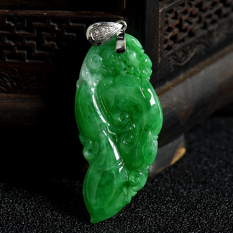 缅甸天然糯种翠绿翡翠吊坠-红掌柜