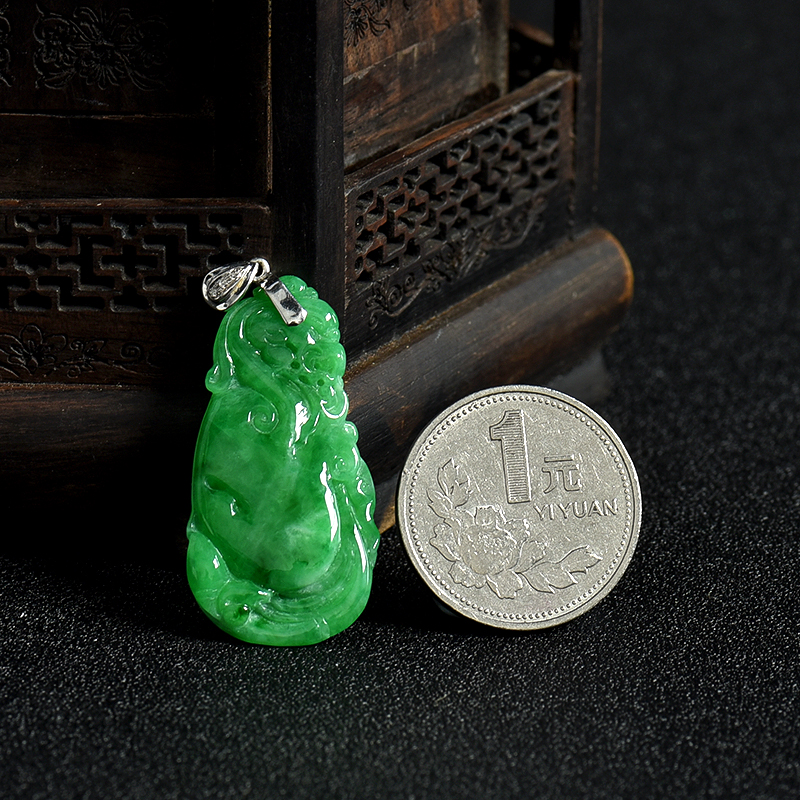 糯种翠绿翡翠吊坠-红掌柜