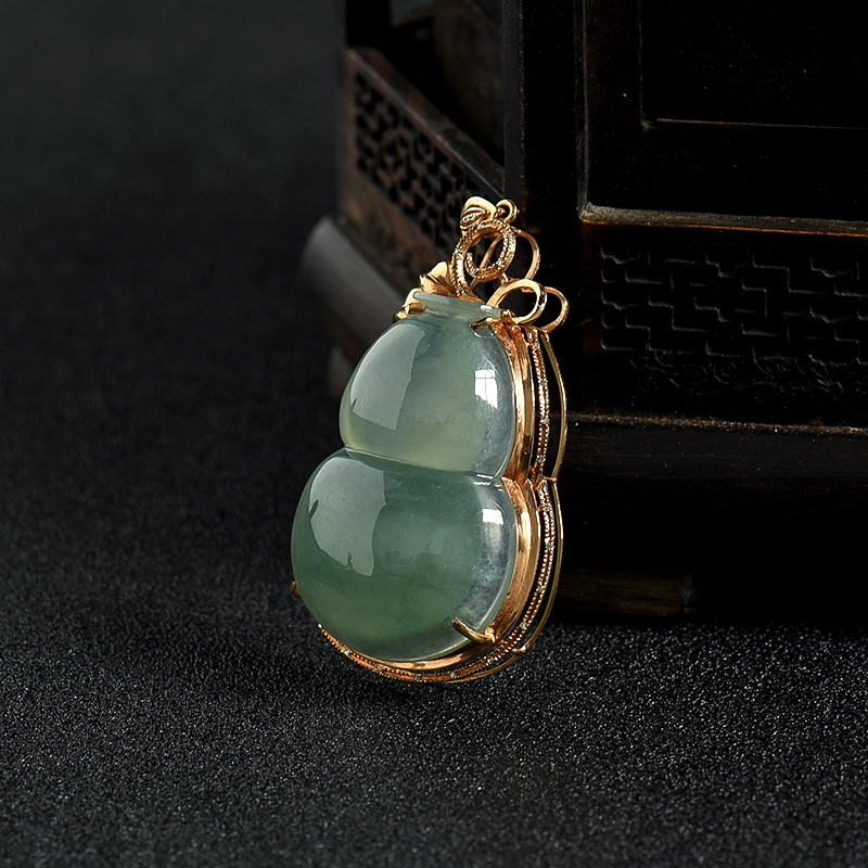 18K金镶糯冰种浅绿翡翠葫芦吊坠-红掌柜