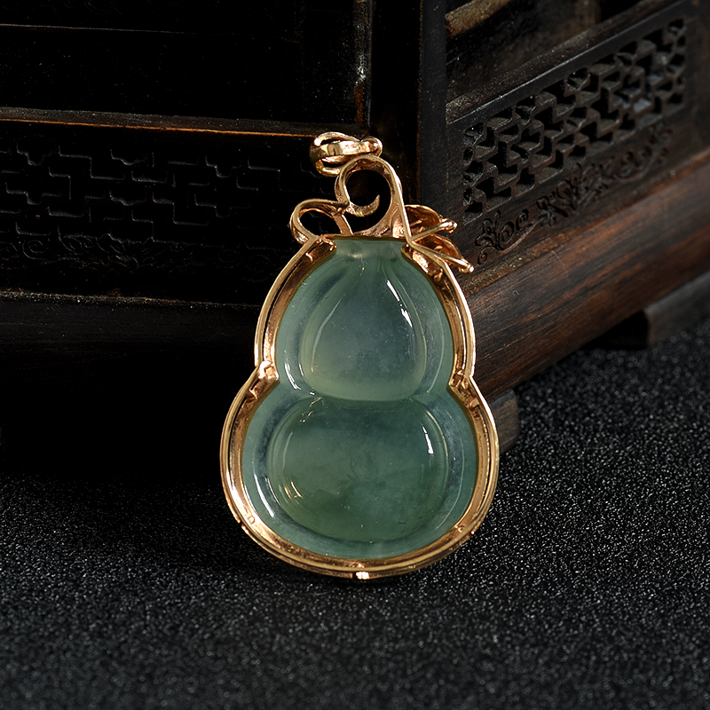 18K金镶缅甸浅绿翡翠葫芦吊坠-红掌柜