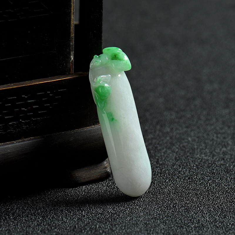 天然糯种飘翠翡翠招财进宝吊坠-红掌柜