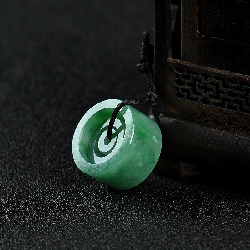 缅甸糯种翠绿翡翠路路通吊坠-红掌柜