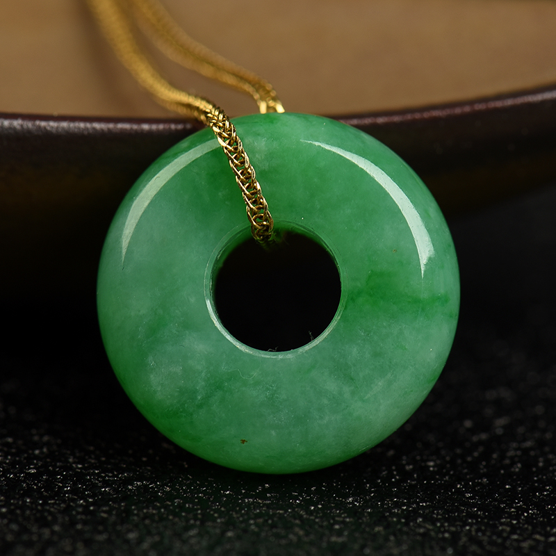 缅甸天然豆种翠绿翡翠吊坠-红掌柜