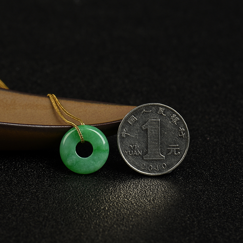 豆种翡翠路路通吊坠-红掌柜