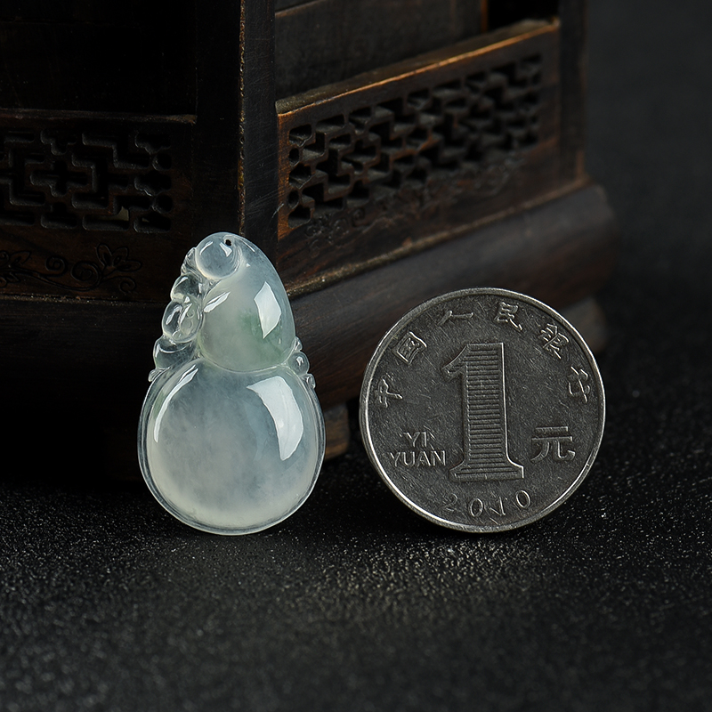 糯冰种翡翠葫芦吊坠-红掌柜