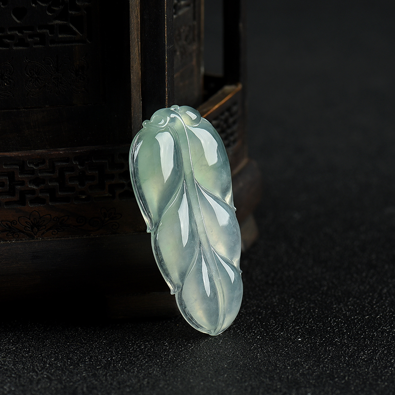 天然糯冰种浅绿翡翠金枝玉叶吊坠-红掌柜