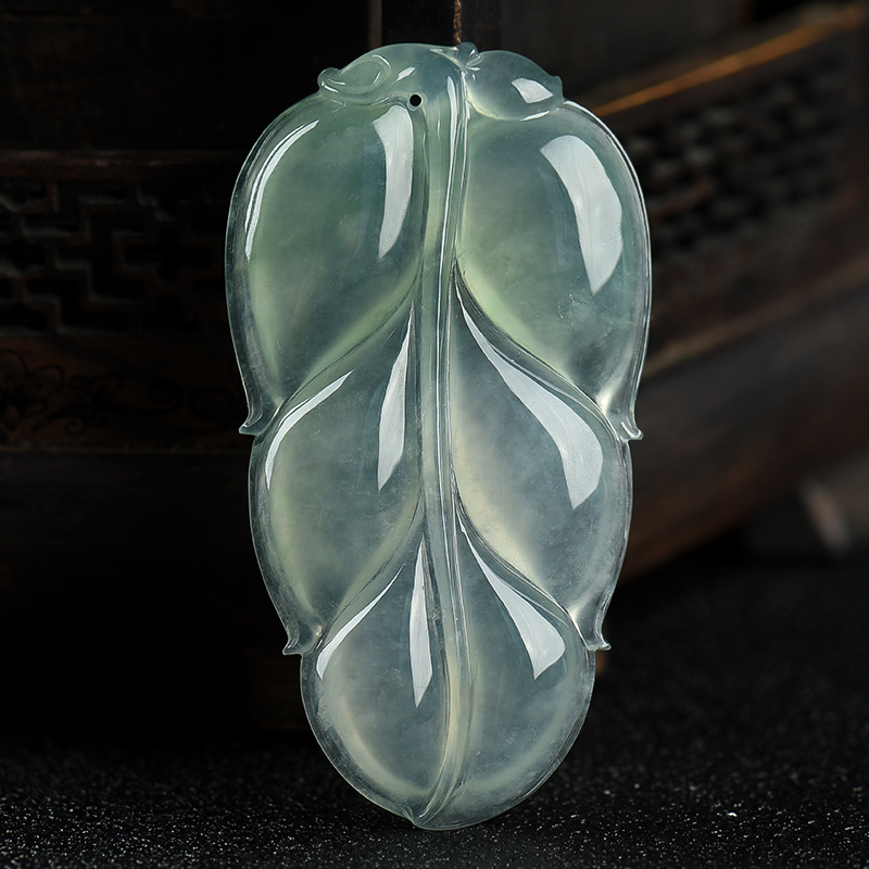 缅甸天然糯冰种浅绿翡翠吊坠-红掌柜