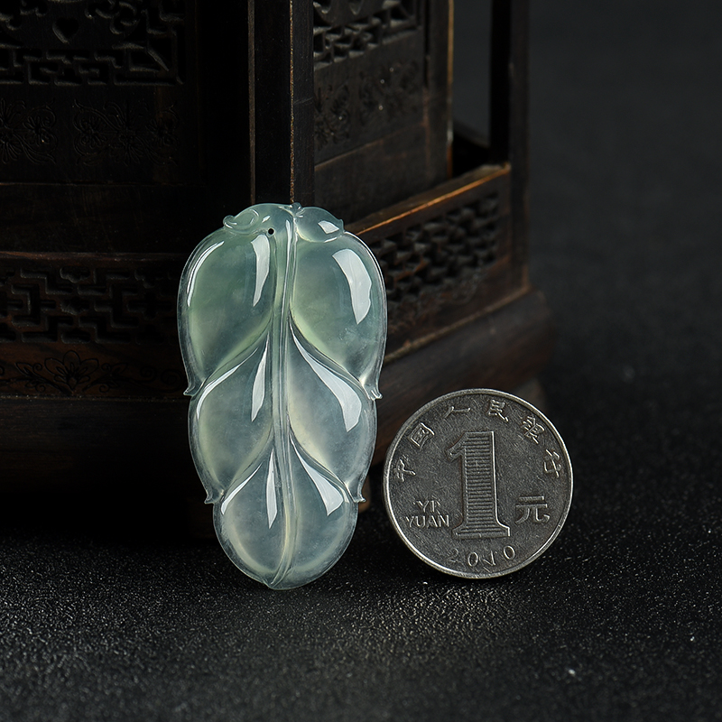 糯冰种翡翠金枝玉叶吊坠-红掌柜