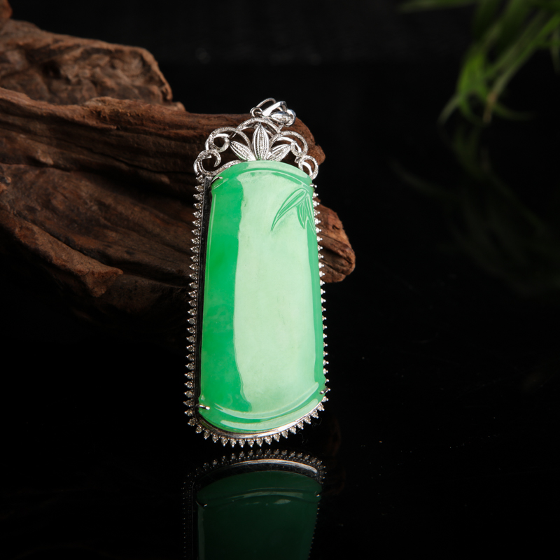 18k糯种苹果绿翡翠节节高升吊坠-红掌柜