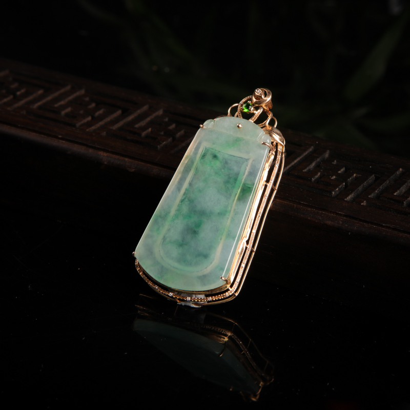 飘花翡翠无事牌吊坠-红掌柜