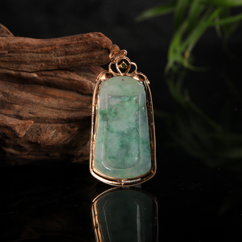 翡翠无事牌吊坠-红掌柜