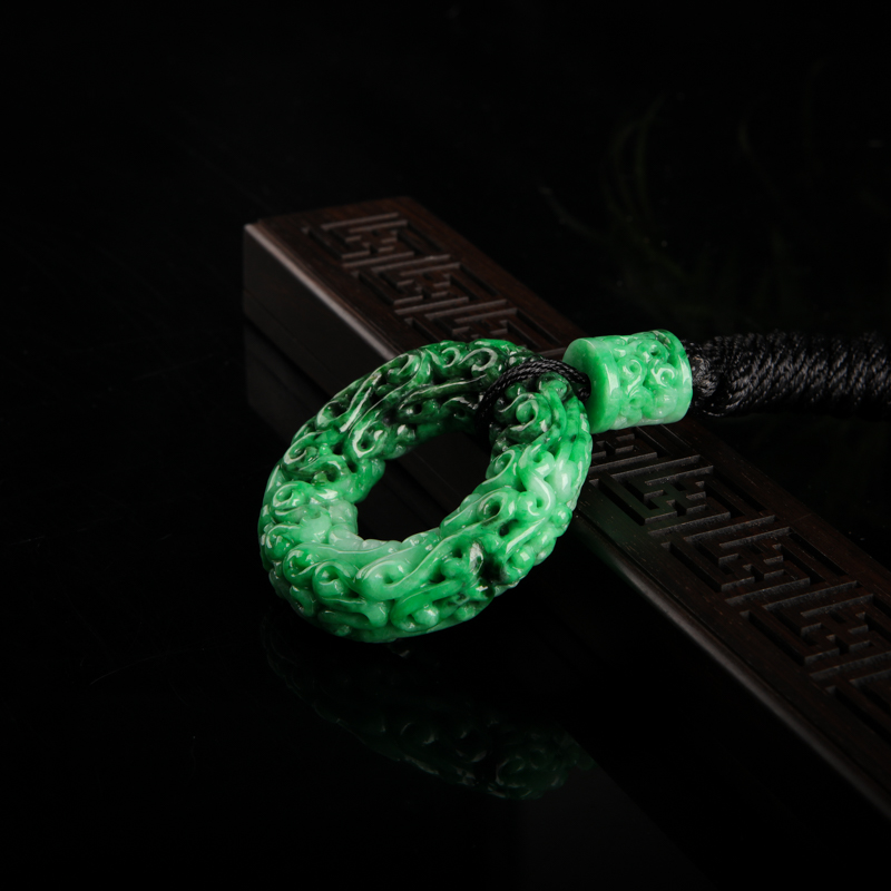 翡翠仿古镂空环吊坠-红掌柜