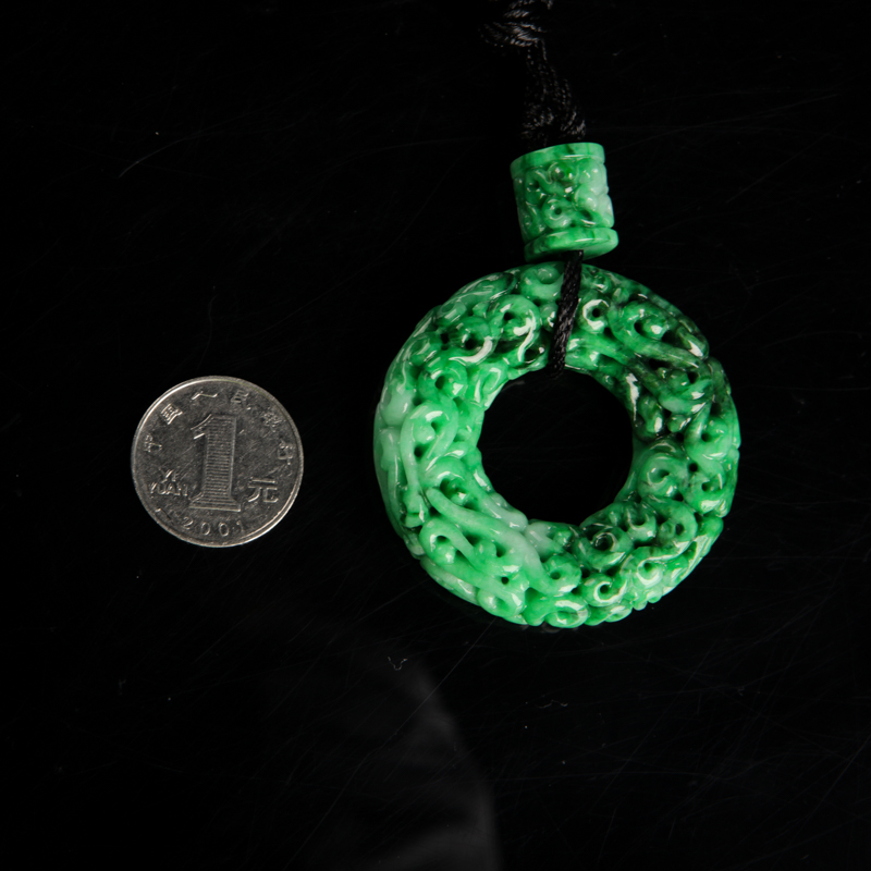 天然缅甸翡翠仿古镂空环吊坠-红掌柜