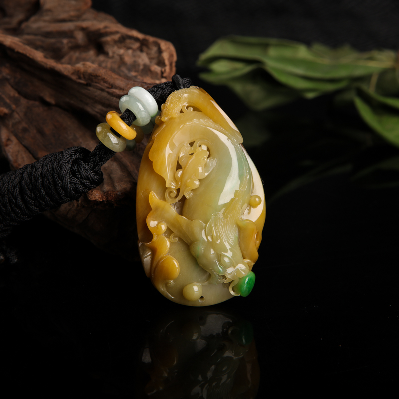 糯种俏色翡翠辰龙吊坠-红掌柜