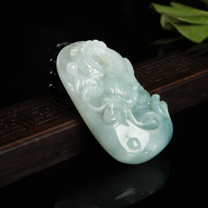 飘花翡翠辰龙吊坠-红掌柜