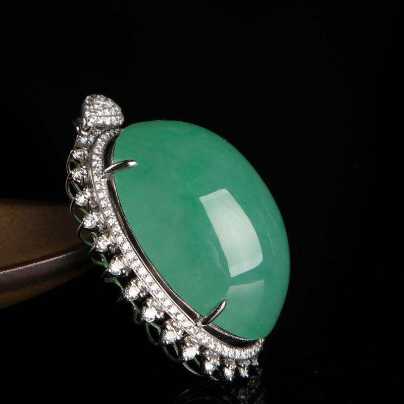 18k天然糯种豆绿翡翠吊坠-红掌柜