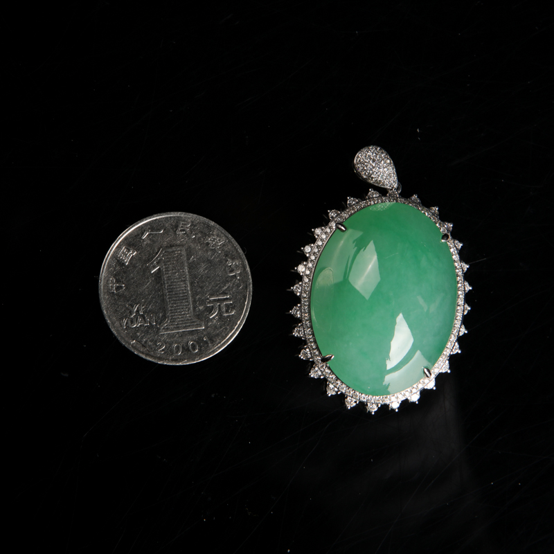 糯种豆绿翡翠吊坠-红掌柜