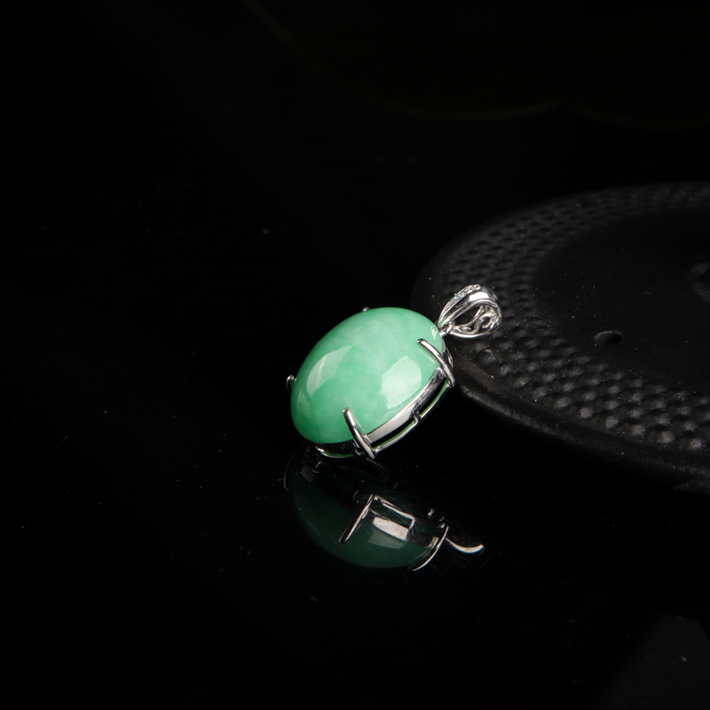 18k天然豆种豆绿翡翠吊坠-红掌柜