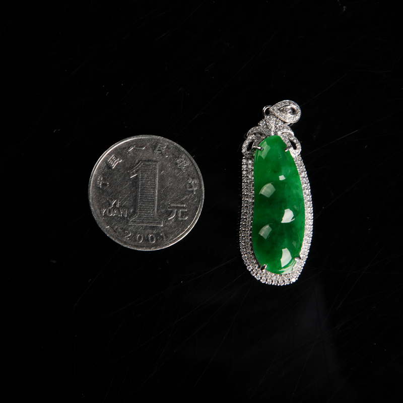 糯种翠绿翡翠吊坠-红掌柜