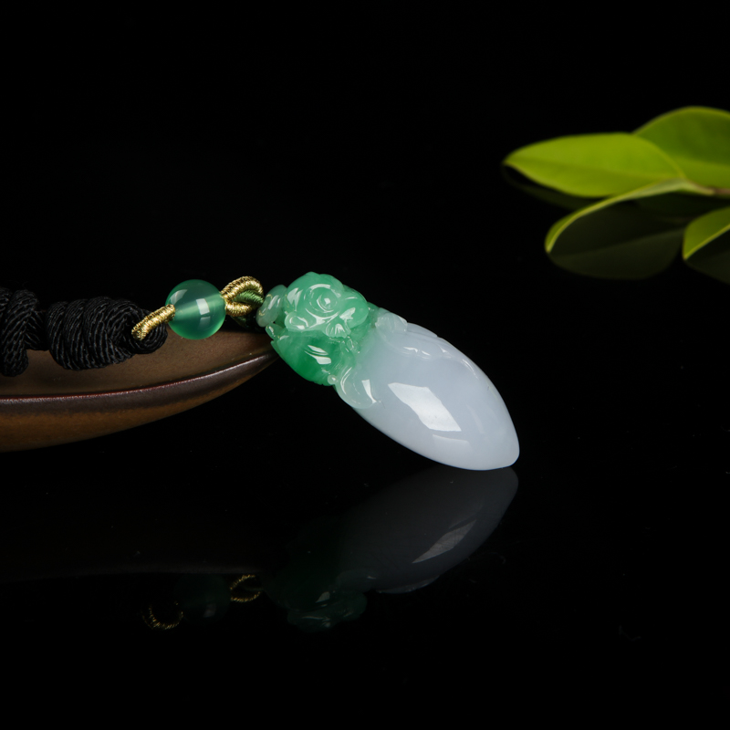 糯种俏色翡翠吊坠-红掌柜