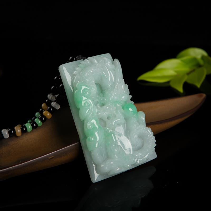 糯种飘翠翡翠吊坠-红掌柜