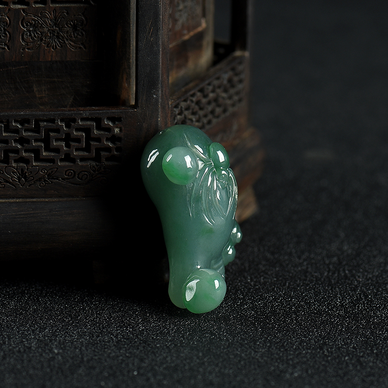 天然糯种暗绿翡翠知足常乐吊坠-红掌柜