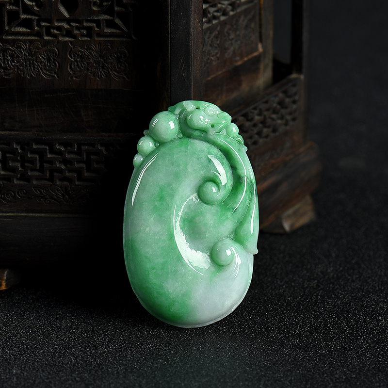 豆种飘翠翡翠如意吊坠-红掌柜