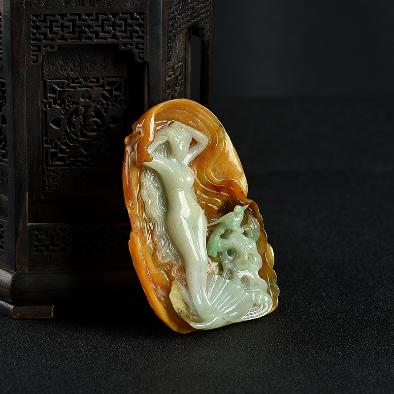 俏色翡翠美人摆件-红掌柜
