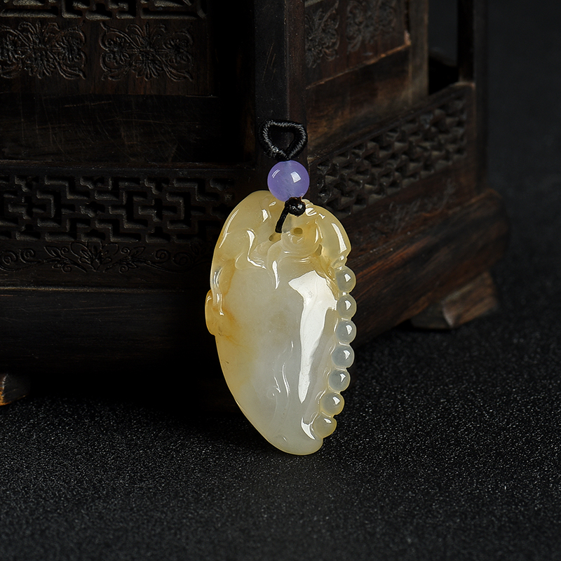 缅甸黄翡灵猴献桃吊坠-红掌柜