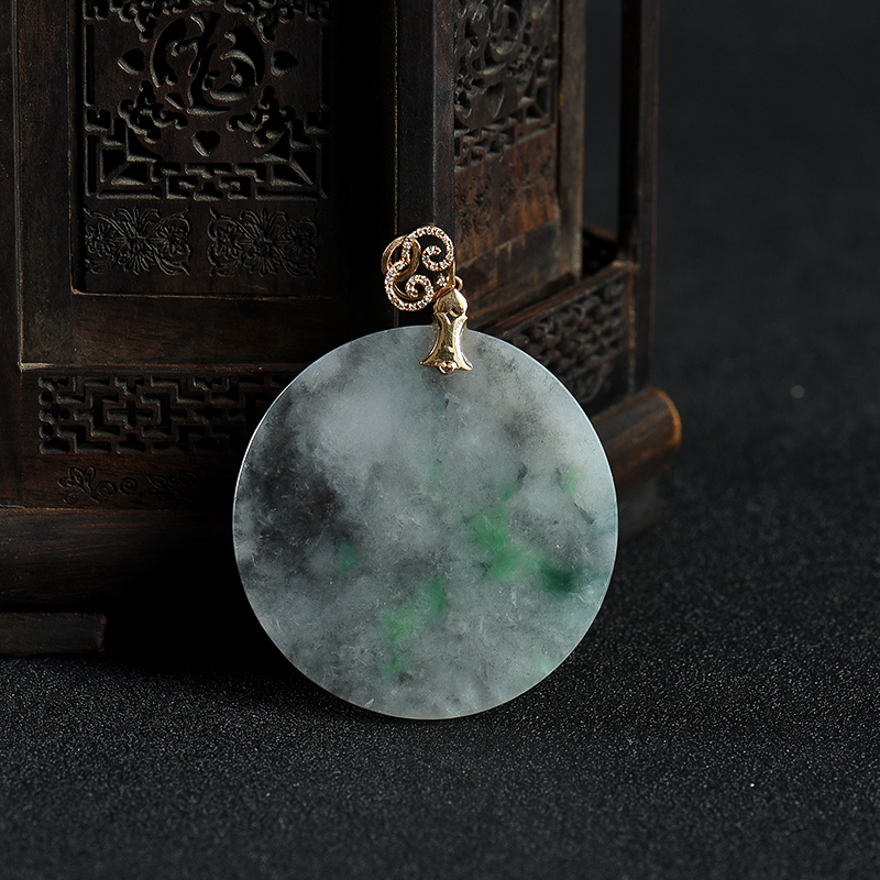 18k糯冰种飘翠翡翠无事牌吊坠-红掌柜