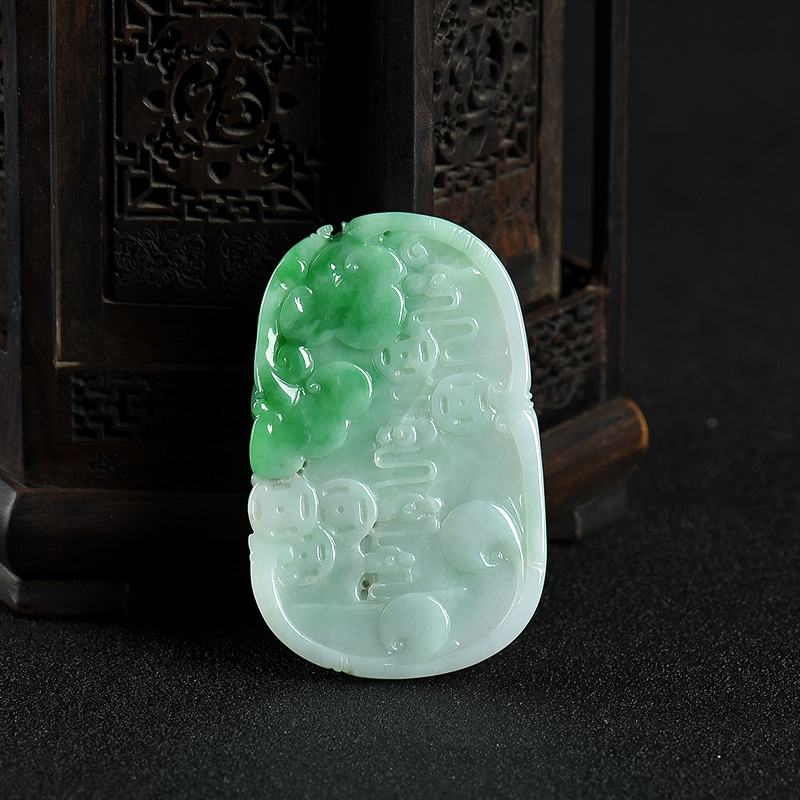 翡翠辰龙吊坠-红掌柜