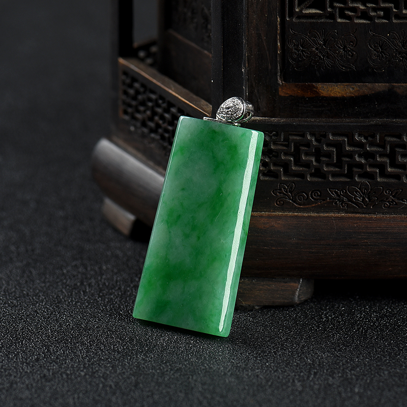 缅甸豆种飘翠翡翠无事牌吊坠-红掌柜