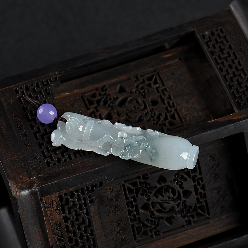 缅甸天然糯种翡翠宝瓶吊坠-红掌柜