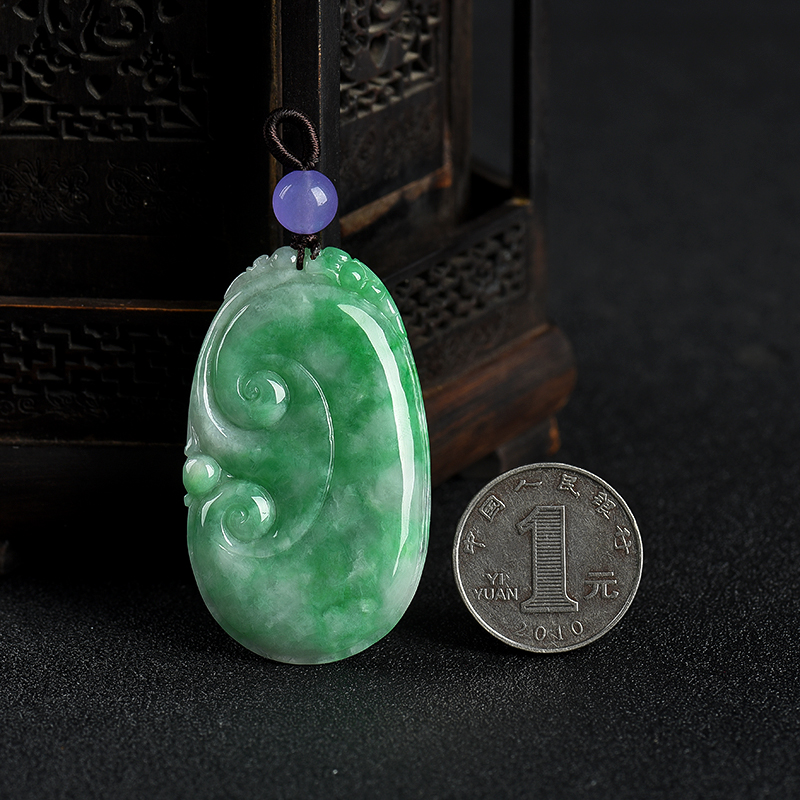 豆种飘翠翡翠吊坠-红掌柜